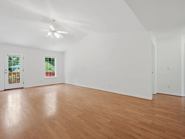8506 Igou Gap Rd — Photo 4