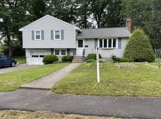 15 Manchester Rd, Norwood, MA 02062