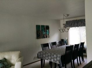 1554 Karen Ct, Aurora, IL 60504