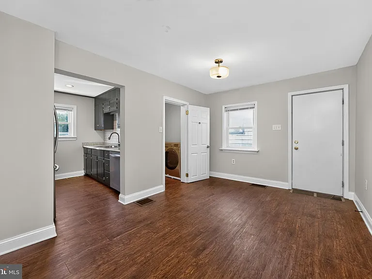 1219 E Philadelphia Ave — Photo 10