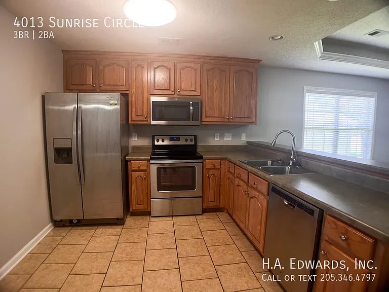 4013 Sunrise Cir — Photo 4