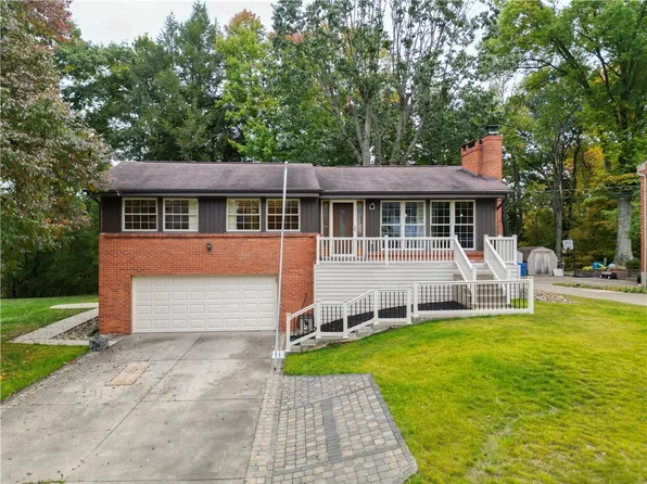 903 Old Hills Rd, McKeesport, PA 15135