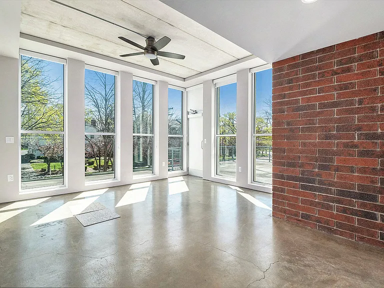 300 Hamilton St #204 — Photo 7