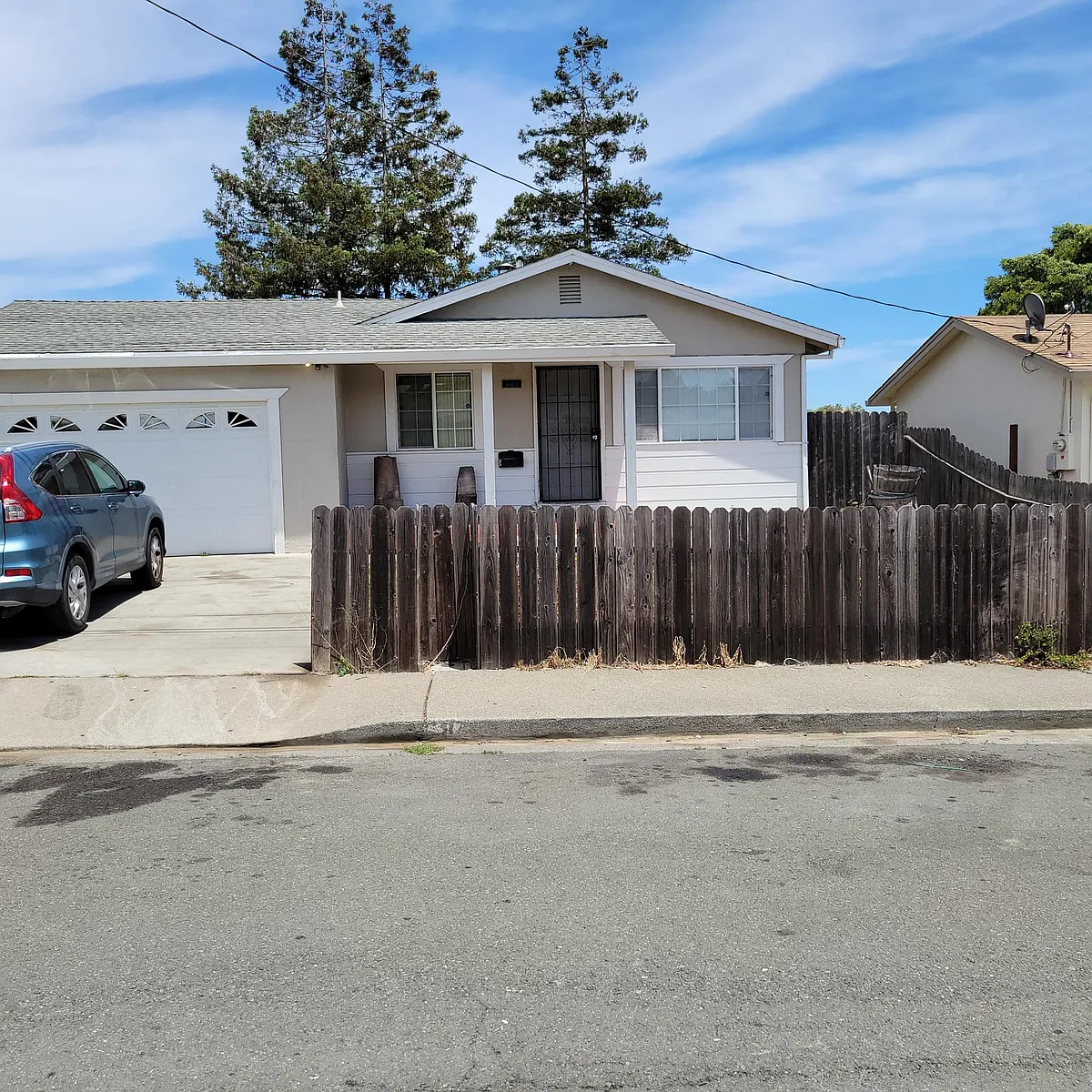View from the street - 846 Sheridan St