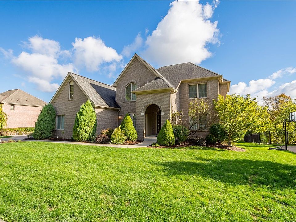 1st image of 108 Saddle Ridge Dr