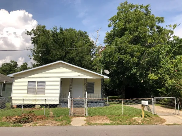 1018 Woodward Ave, Gulfport, MS 39501