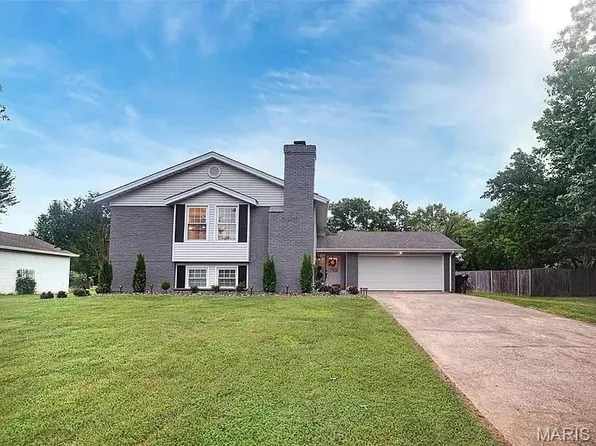 705 Boleyn Pl, Ballwin, MO 63021