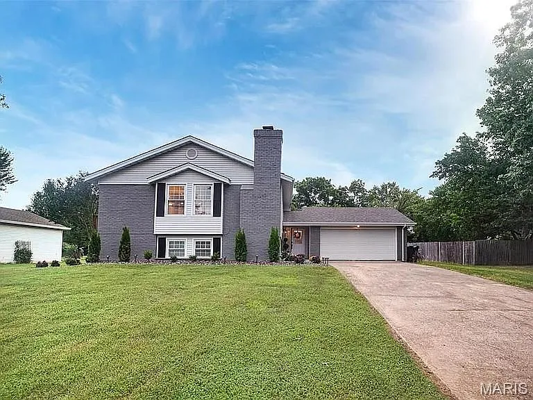 705 Boleyn Pl photo 1