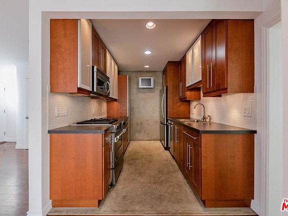 5th image of 1275 Havenhurst Dr