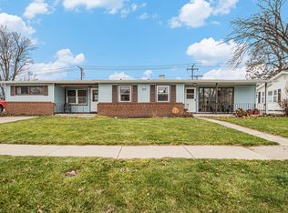 217 Crestview Ln, Crown Point, IN 46307