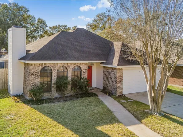 223 Spur Dr, Victoria, TX 77904