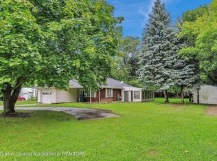 322 Carrier St, Lansing, MI 48906