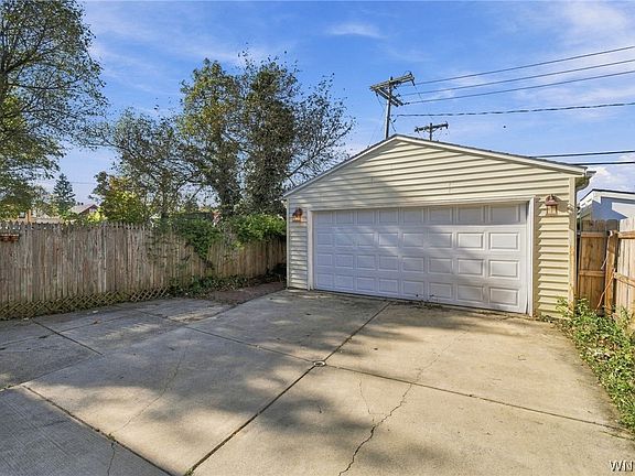 3rd image of 28 Burch Ave