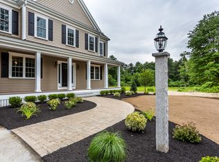 20 Tomlin Dr, Raynham, MA 02767