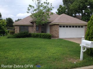 6018 Meadowdale Rd, Arlington, TX 76017