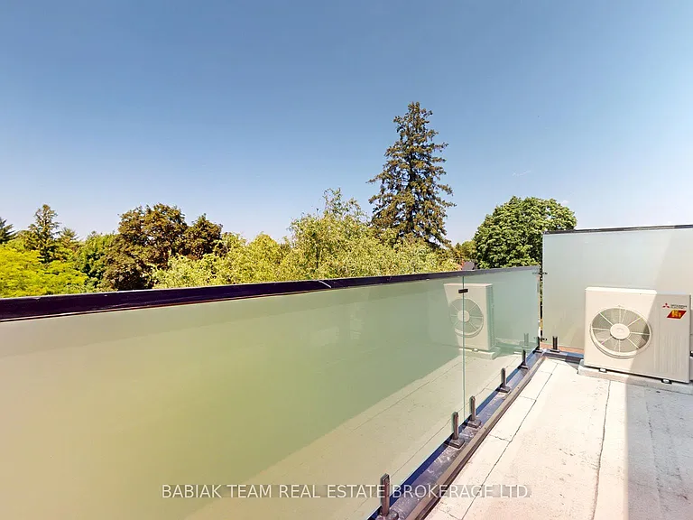 656 Annette St #302 — Photo 22
