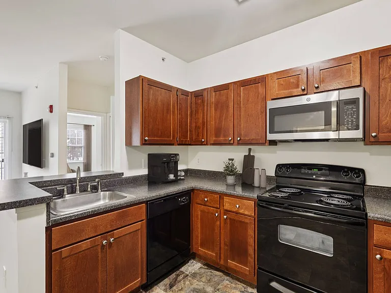 The Residences at Seven Gables — Photo 9