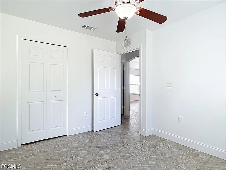 18522 Robinson Ave — Photo 22
