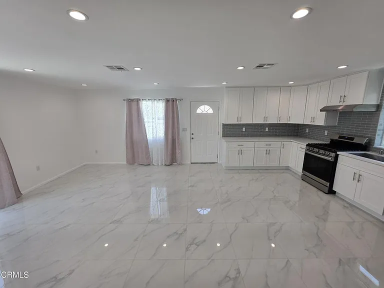 10926 Woodward Ave — Photo 20
