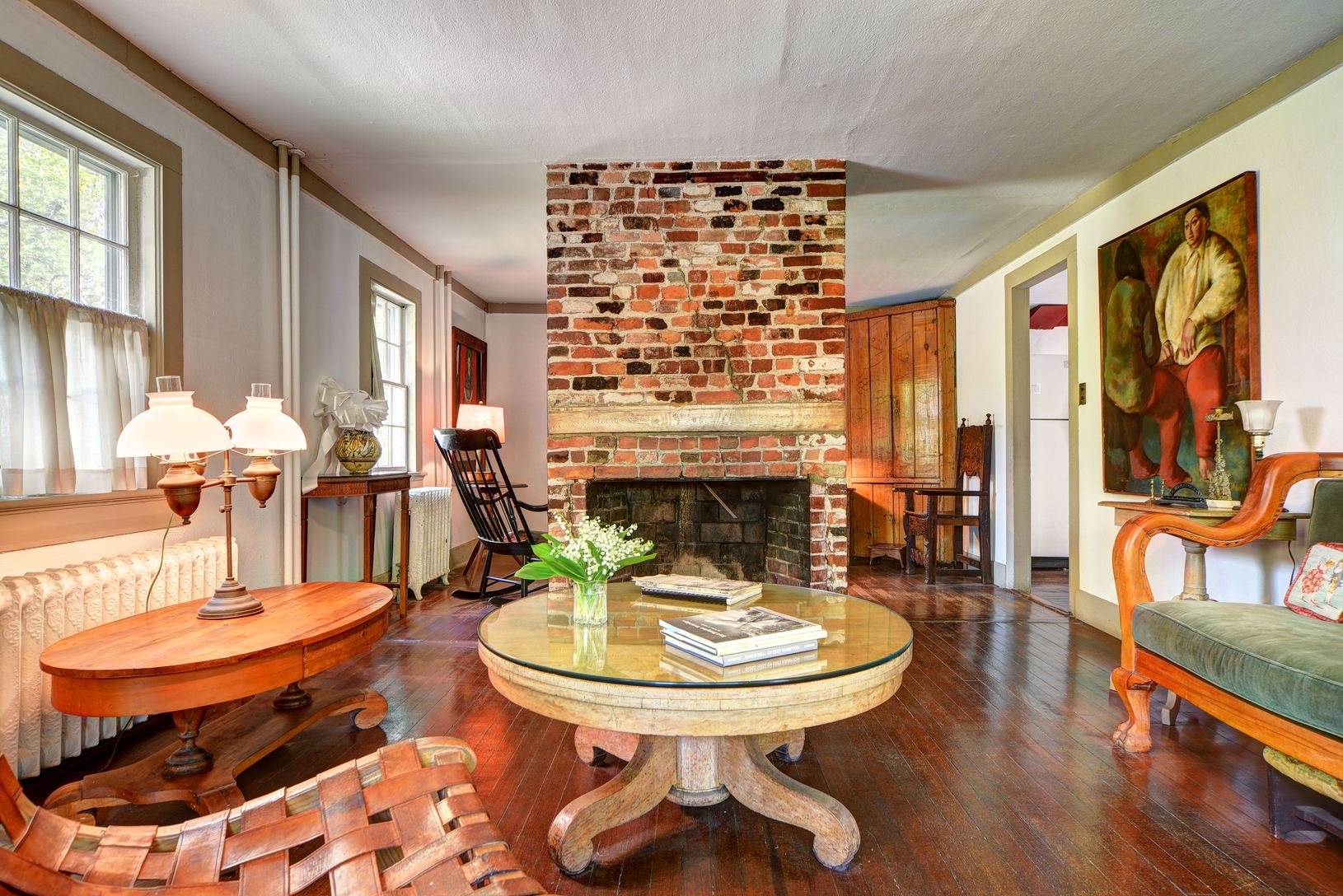  Inviting Living Room with Firepalce