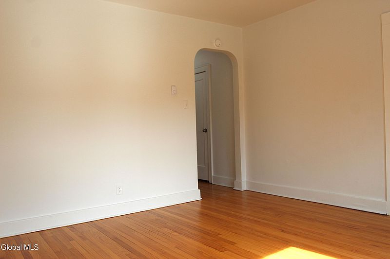 5th image of 190 S Allen Street