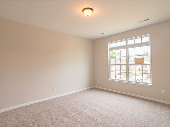 4th image of 2062 Ravenwood Ave #2060