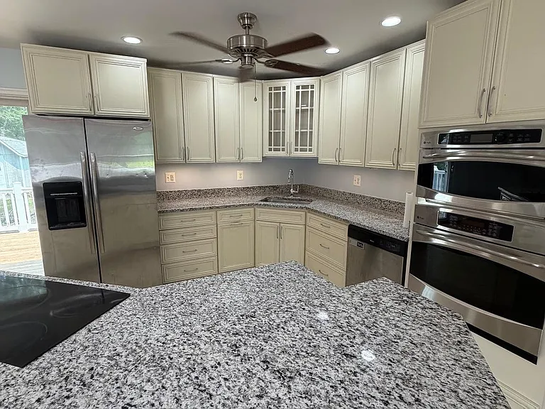 30000 Holmes Rd — Photo 12