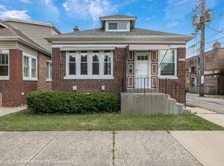 2848 W Fletcher St, Chicago, IL 60618