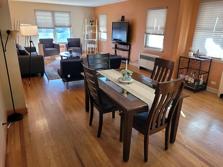 3044 W Addison St #2-B — Photo 3