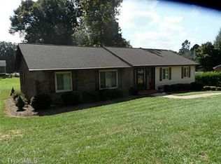596 Drumheller Rd, Clemmons, NC 27012