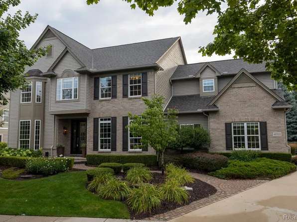 4910 Knollcrest Ct, Commerce Township, MI 48382