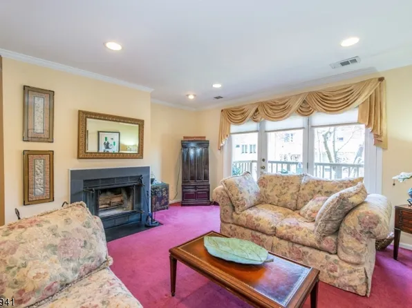 68 Mews Ln, South Orange Village Twp., NJ 07079