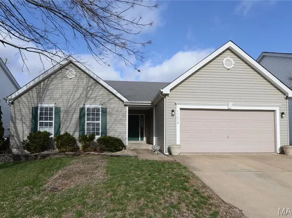 11478 Pineview Crossing Dr, Maryland Heights, MO 63043