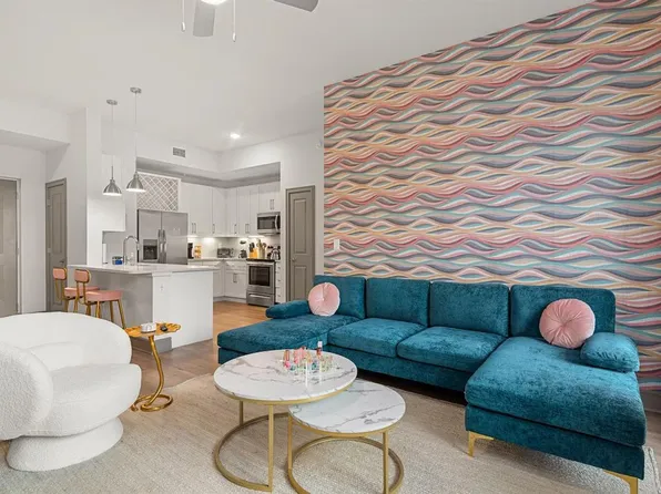 8936 Williams Cir, Naples, FL