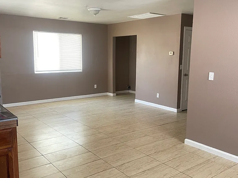 730 Benson Ave — Photo 5
