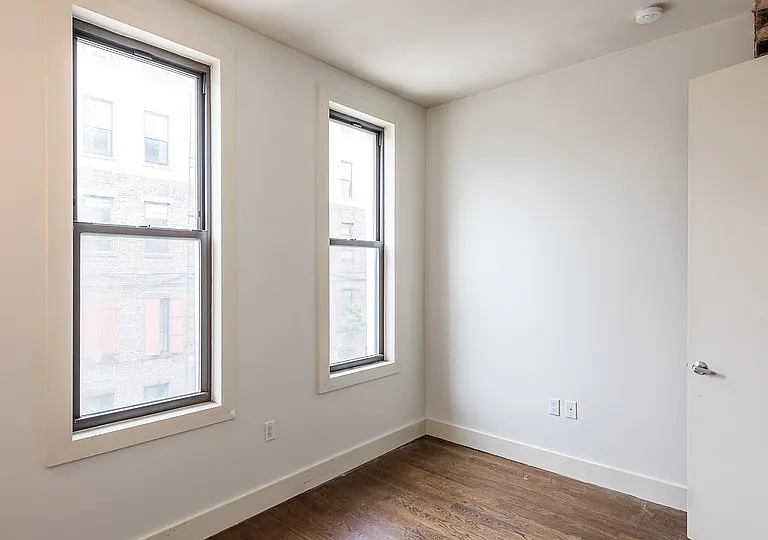 179 Maujer St #3L — Photo 3