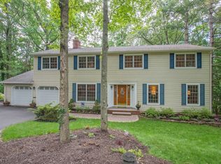 28 Overlook Dr, Berkeley Heights, NJ 07922