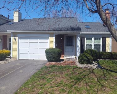57 Old Stone Ln, Rochester, NY, 14615