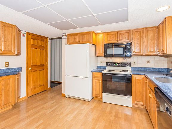 4th image of 540 Doverdale Dr