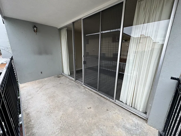 Imperial Apartments — Photo 15