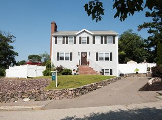 2 Vintage Dr, Saugus, MA 01906