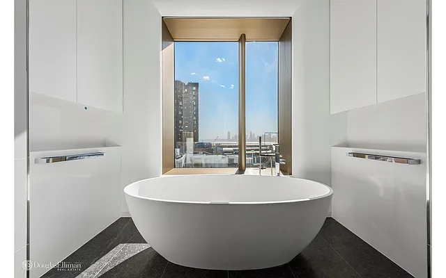 Rented by Douglas Elliman | media 20