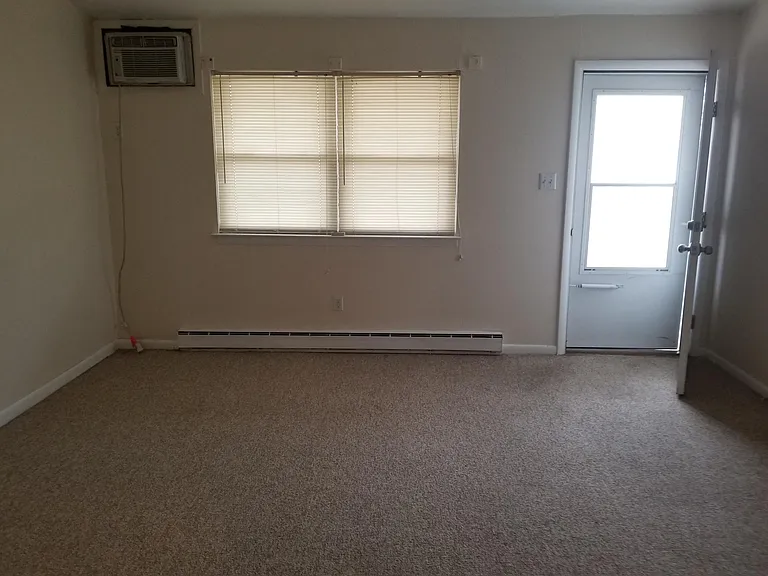 301 Ikeler St #14 — Photo 8