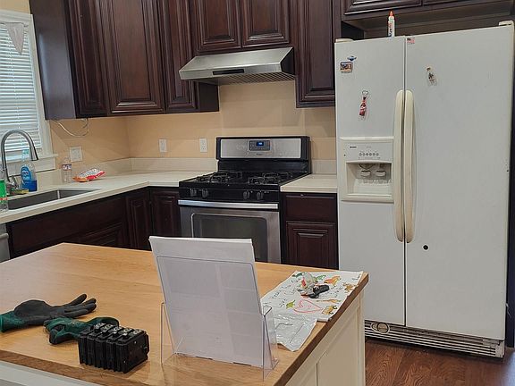 4th image of 2137 E 27th St