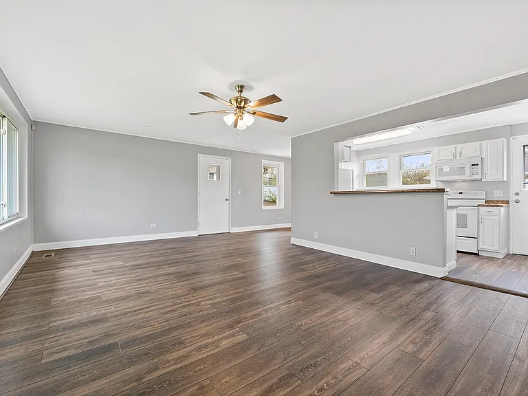 135 N Purdue Ave — Photo 22