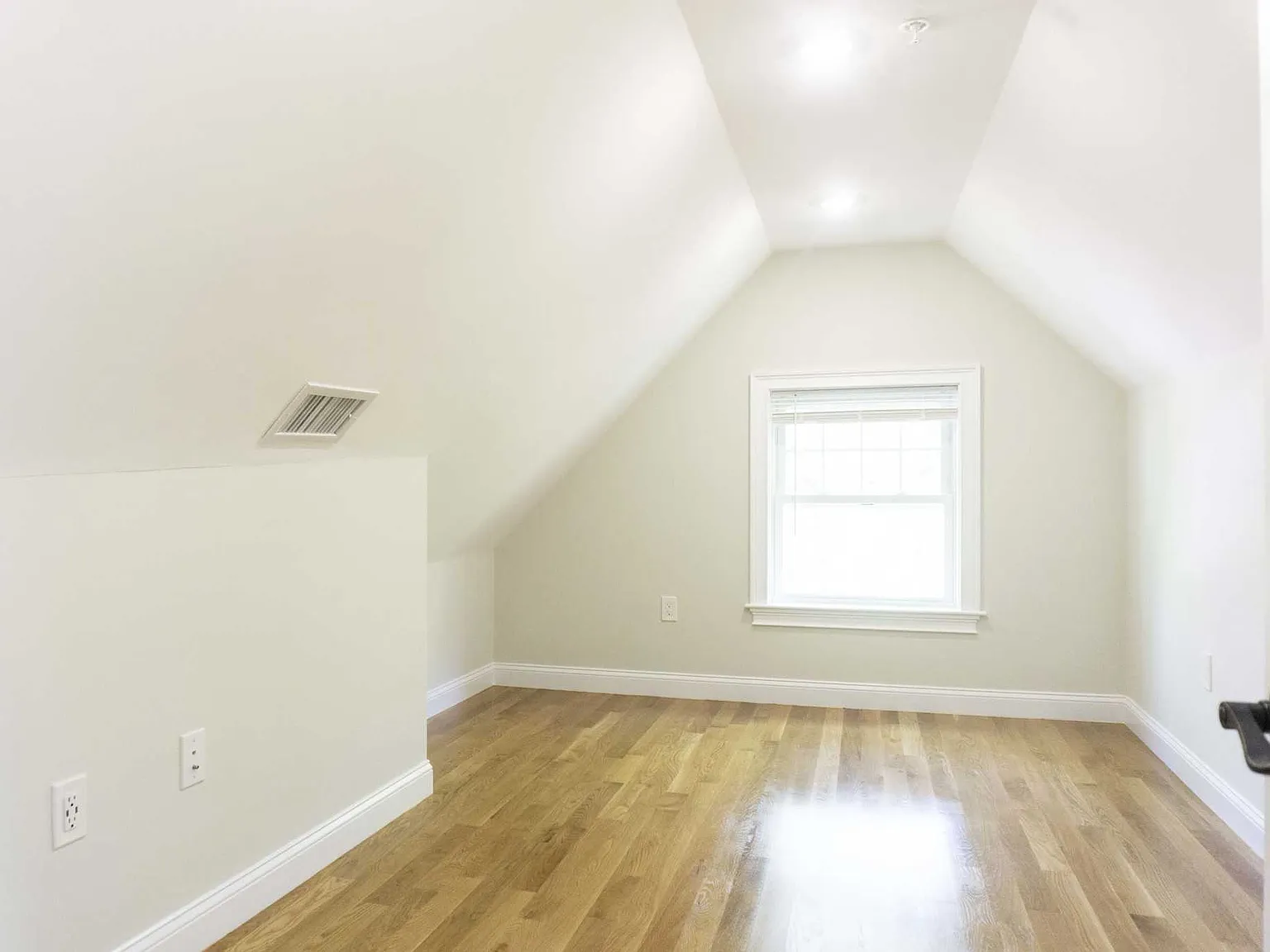 2 bed, $3,575 — Photo 3