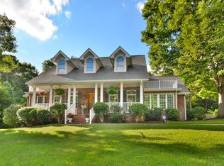 555 Blanches View Dr, Bluff City, TN 37618