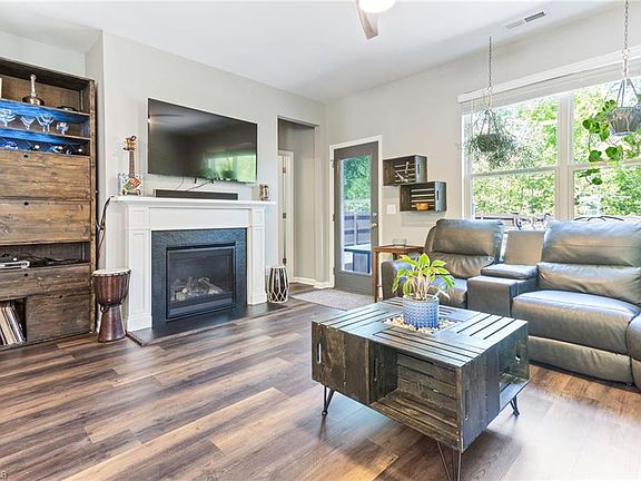 5th image of 420 Mockingbird Ln