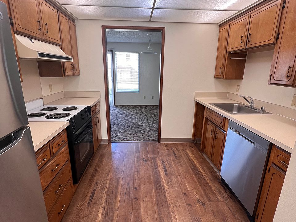 1st image of 1010 Midway Dr NE #10