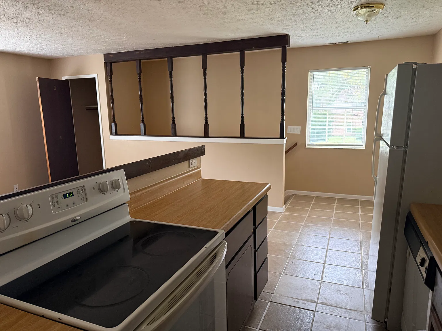 2 bed, 1080 sqft, $1,350 — Photo 3